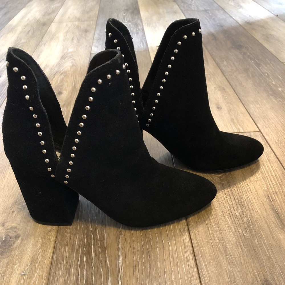 Never Worn Steve Madden black suede booties